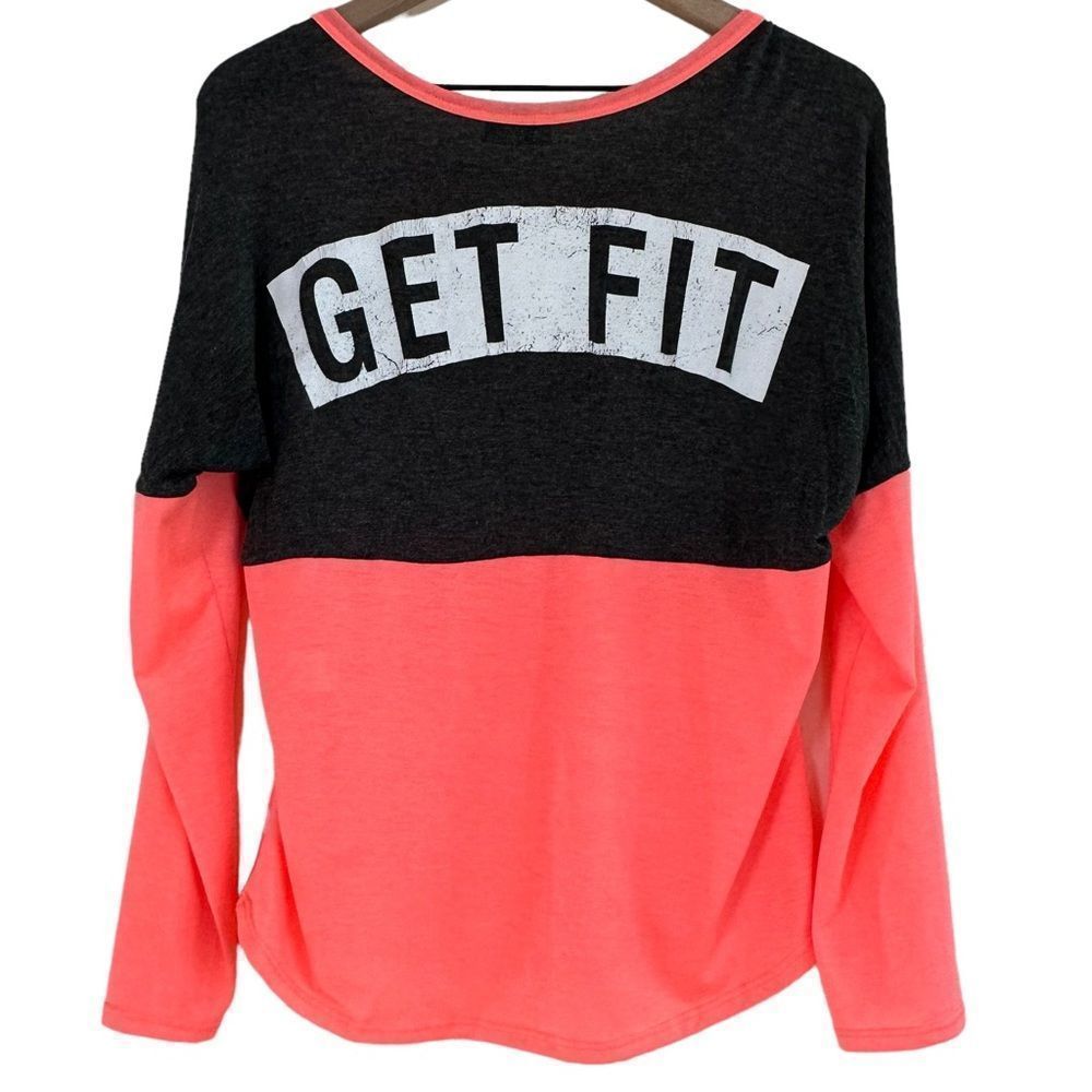 Free Kisses Graphic Get Fit Long Sleeve Activewear Streetwear Top Junior’s Large - Picture 3 of 7